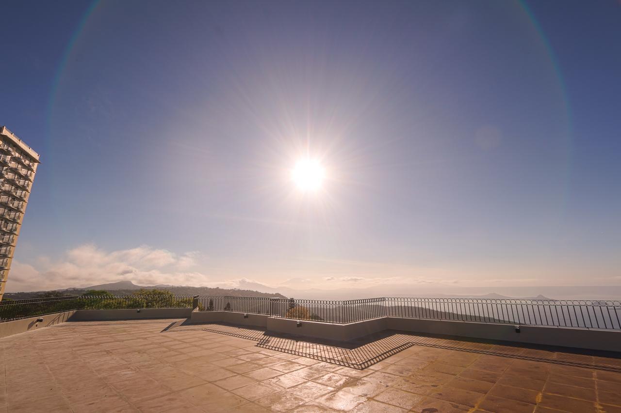 Hotel Carlito Tagaytay Tagaytay City Buitenkant foto