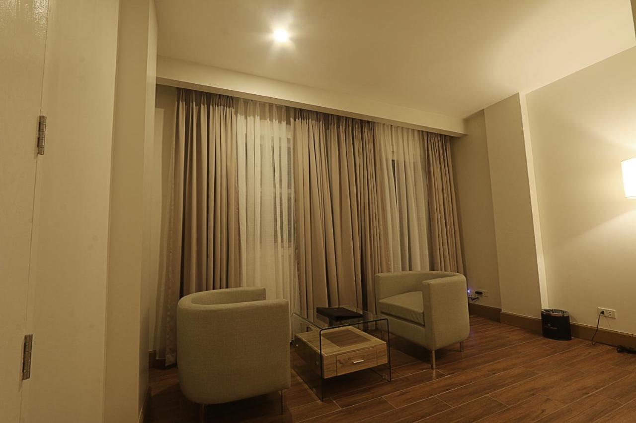 Hotel Carlito Tagaytay Tagaytay City Buitenkant foto