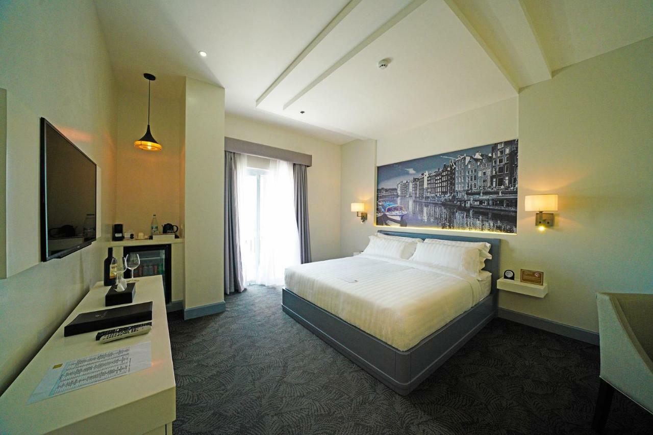 Hotel Carlito Tagaytay Tagaytay City Buitenkant foto